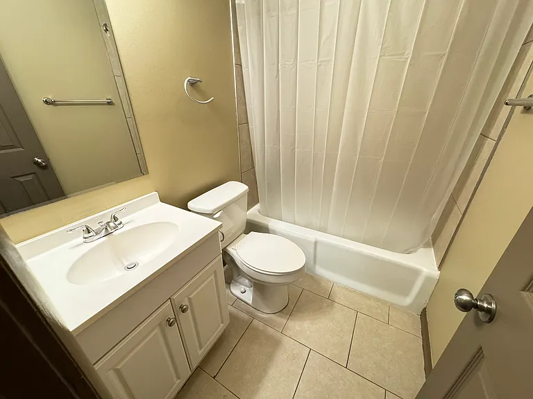 1930 Washington St #5 — Photo 2