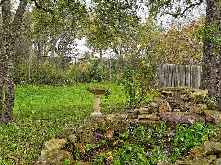 6009 Avery Island Ave — Photo 32