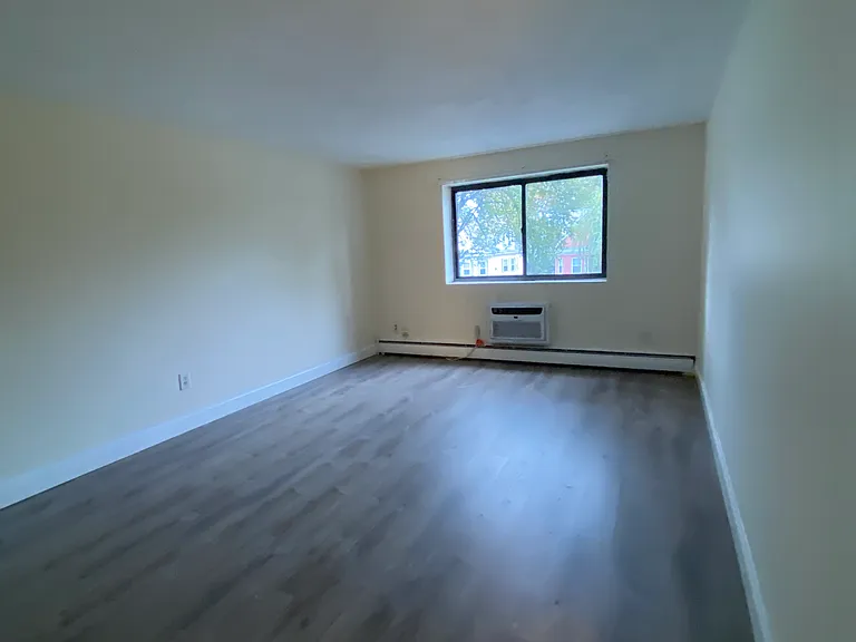 247 Main St — Photo 13