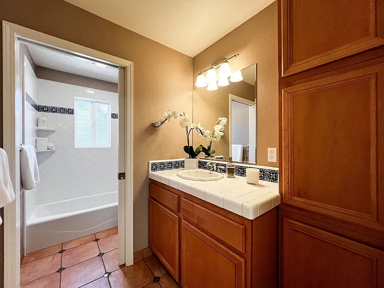 1022 Berry Ln — Photo 31
