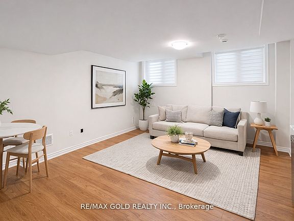 4th image of 24 Hylton Dr Unit 1