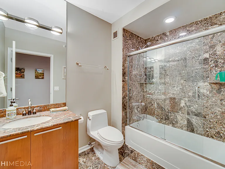635 N Dearborn St #1105 — Photo 19