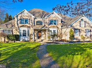 11 Popper St, Manahawkin, NJ 08050