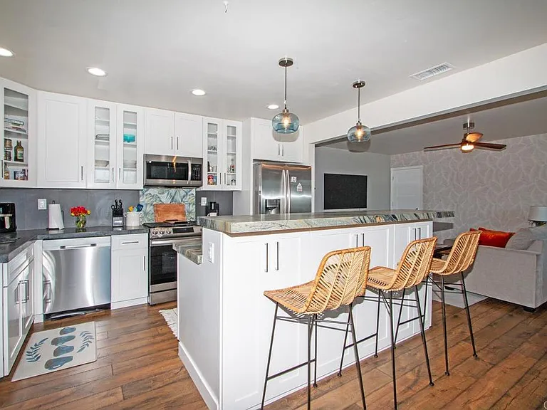 907 California St — Photo 11