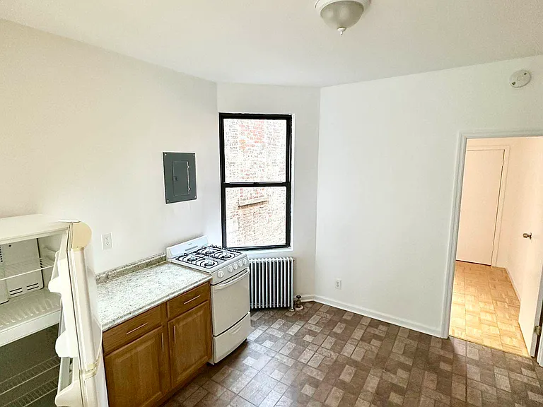 344 E 62nd St #6D — Photo 2