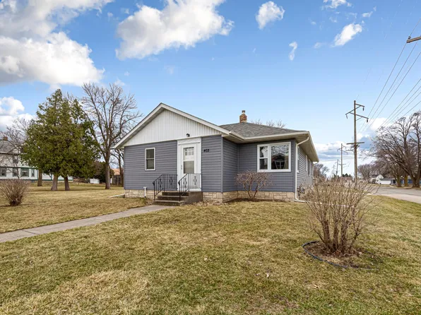 403 1st St SE, Blooming Prairie, MN 55917