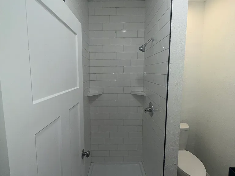 4123 Woodland Ave — Photo 6