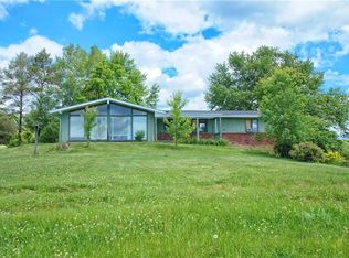 9303 Dewey Rd, Kirtland, OH 44094