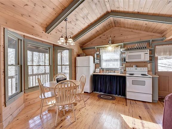 5th image of 341 Peaceful Waters Cir