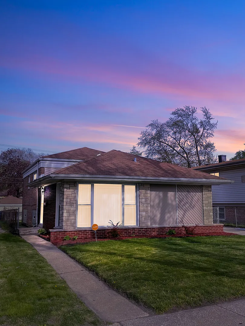 14621 Woodlawn Ave photo 1
