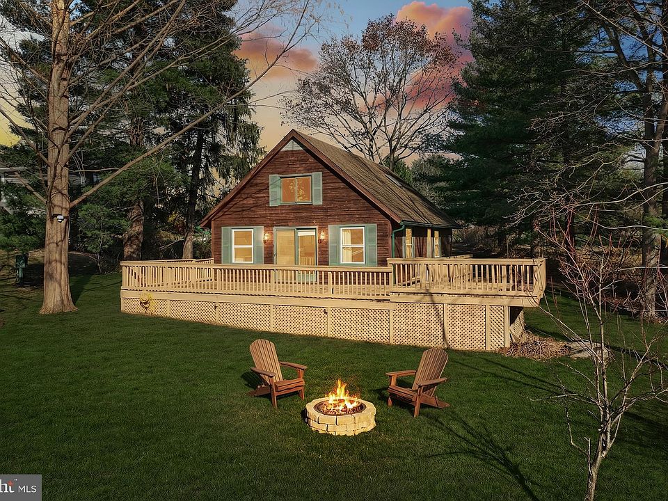 1st image of 554 Lake Meade Dr