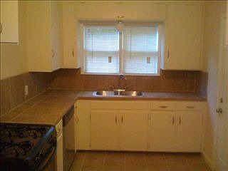 3rd image of 1414 Schulze Dr