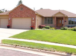 3008 S Coral Cir, Sioux Falls, SD 57103