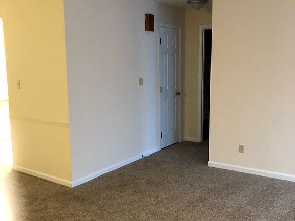 4th image of 424 Harrodsburg Ln #F