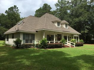 383 Fox Hollow Cir, Hinesville, GA 31313