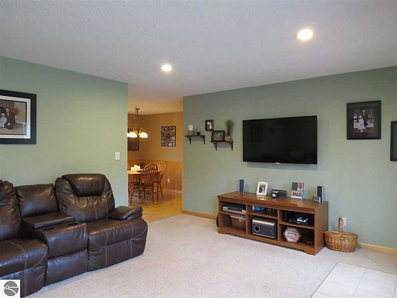 5th image of 3686 Forest Lakes Dr
