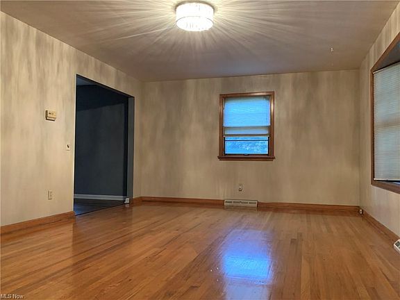 4th image of 1805 Tiffany Dr NE