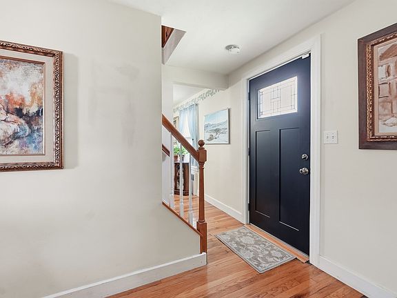 5th image of 43 Spruce St