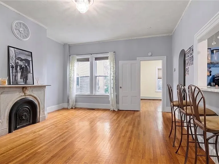 182 Bowen St #11 — Photo 3