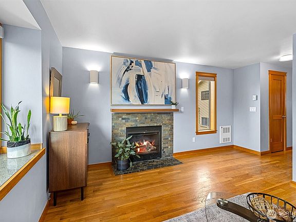 4th image of 4312 SW Spokane Street