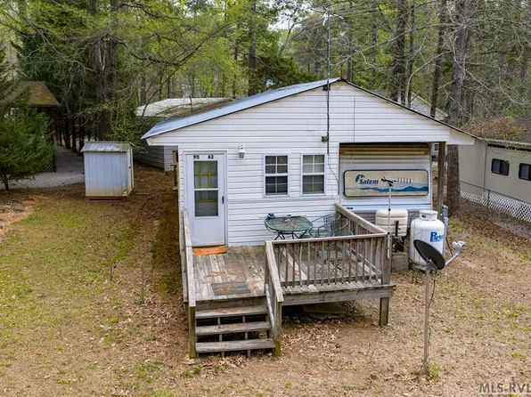 62 Lochsa Trl, Bracey, VA 23919