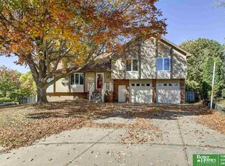 14220 Cedar Cir, Omaha, NE 68144