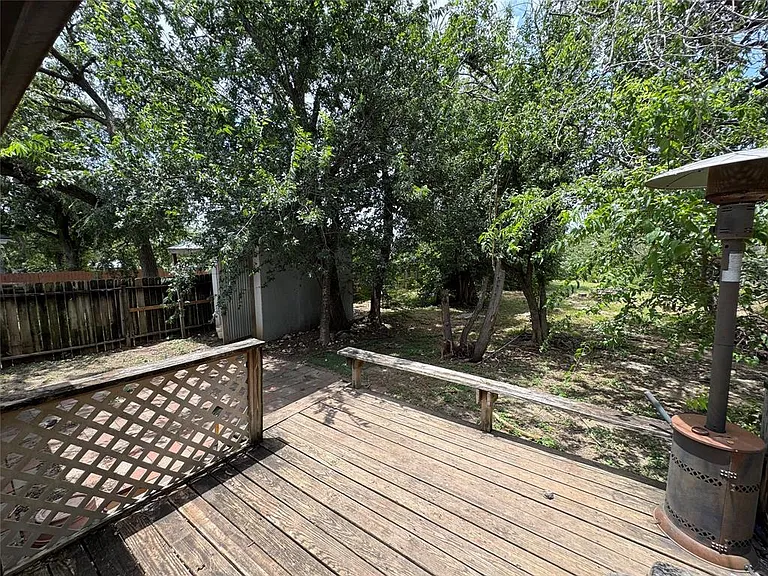 800 Oregon St — Photo 11