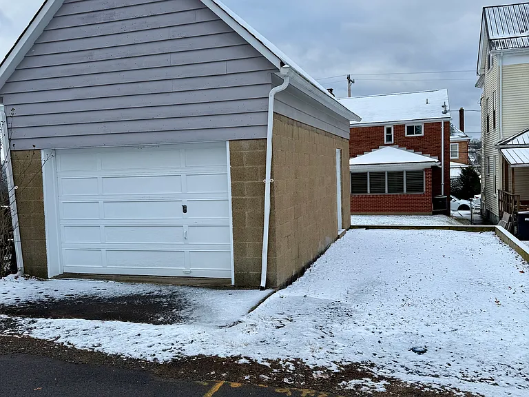 34 Wentworth Ave — Photo 18