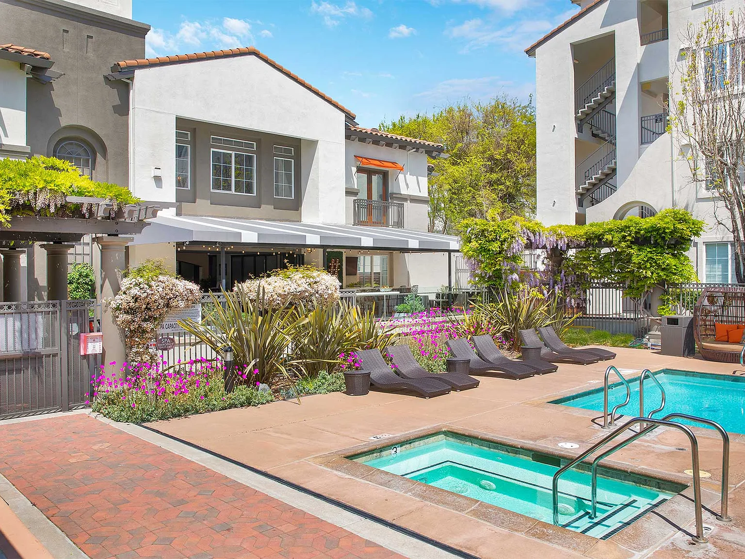 River Terrace — Photo 2