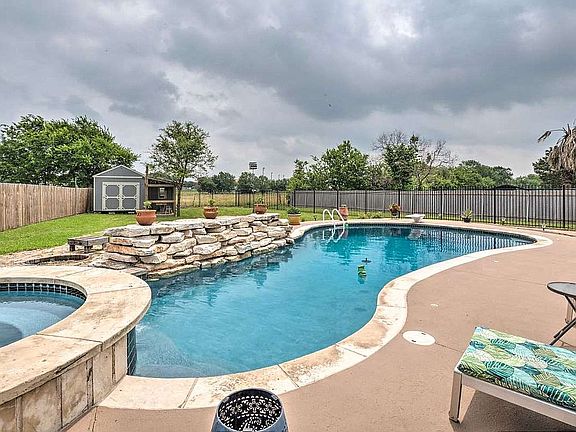 5th image of 206 Creekside Dr