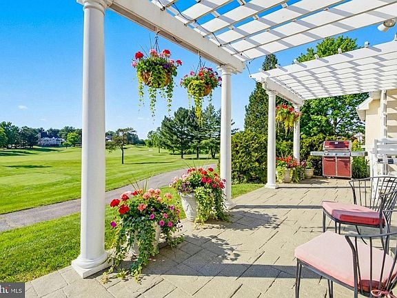 5th image of 692 Goose Neck Dr