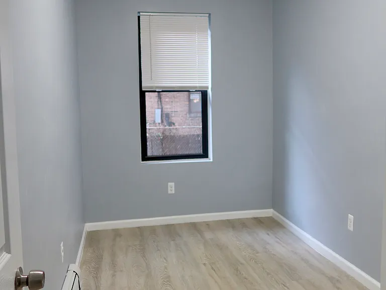 27 Gray St #2 — Photo 6