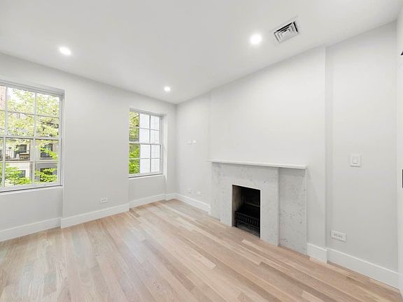 4th image of 147 E 18th St APT 3