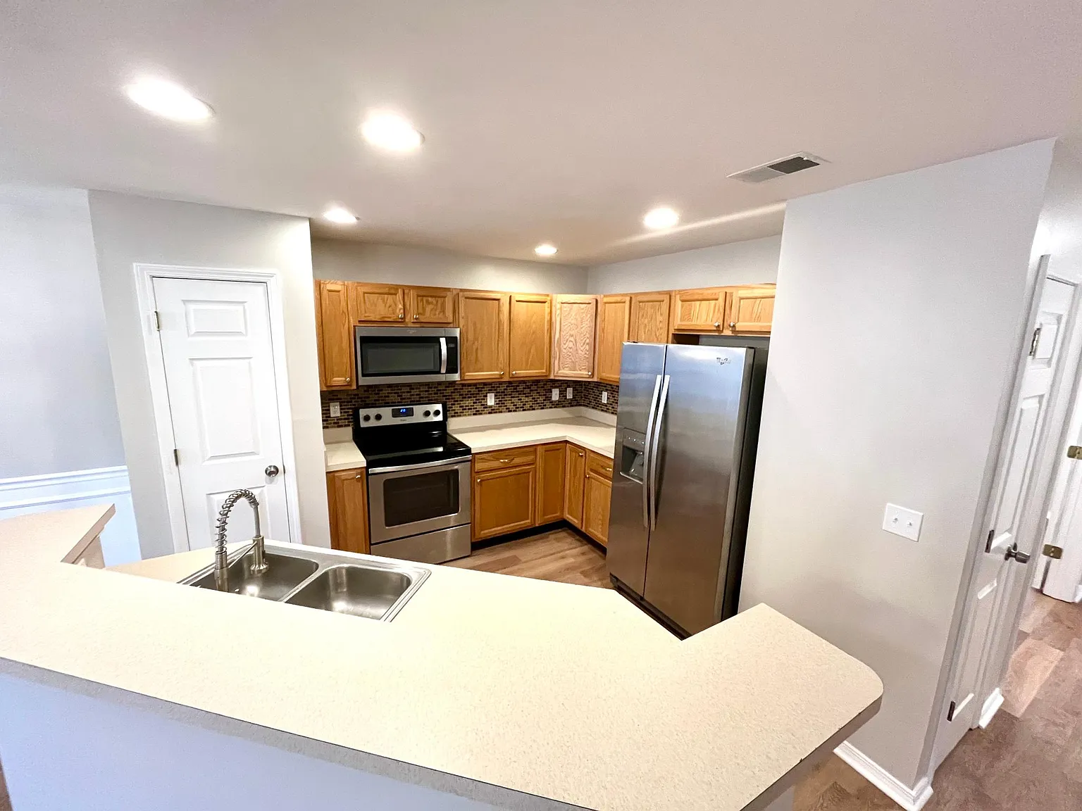 146 Fairgreen St — Photo 4