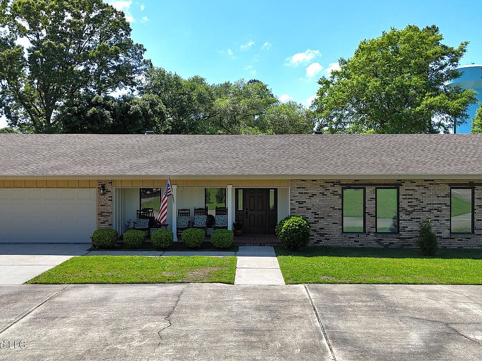 1st image of 9388 W Oaklawn Rd
