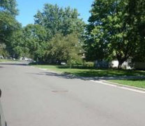 Exterior Neighborhood (street photo)