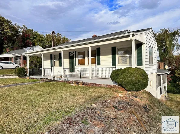 209 Buena Vista Ave, Stuart, VA 24171