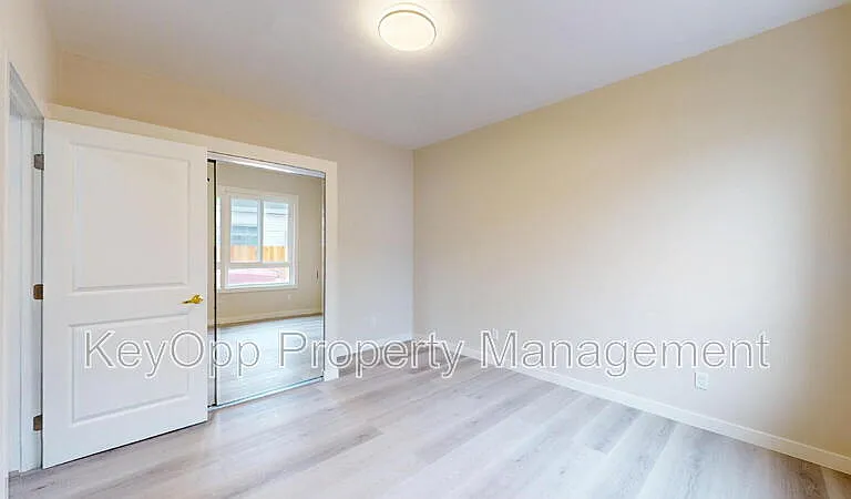976 Masson Ave #3 — Photo 11