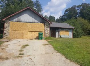 1051 Parkwest Ct, Stone Mountain, GA 30088