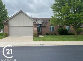 34910 Chickadee Rdg, Richmond, MI 48062