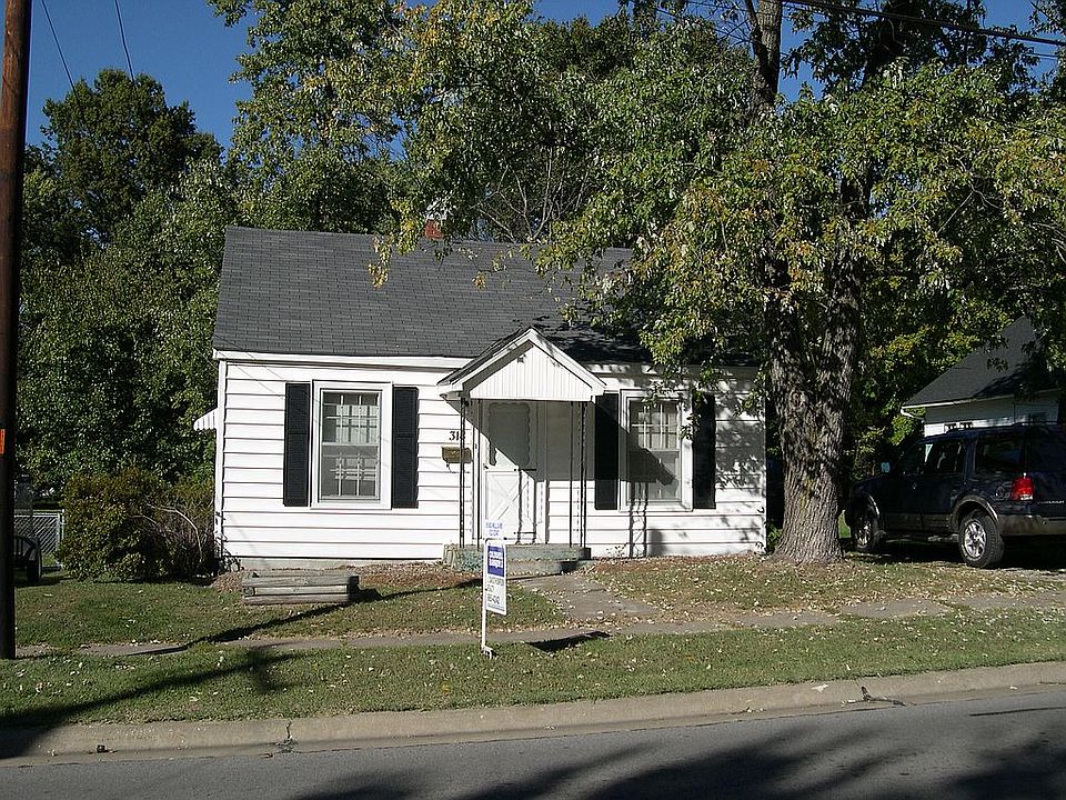 1st image of 314 E Grand Ave