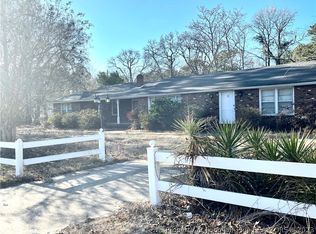 1431 Shaw Rd, Fayetteville, NC 28311