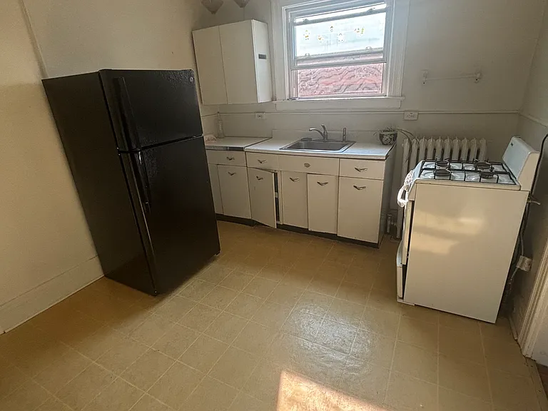 115-117 Park Ave #4 — Photo 3