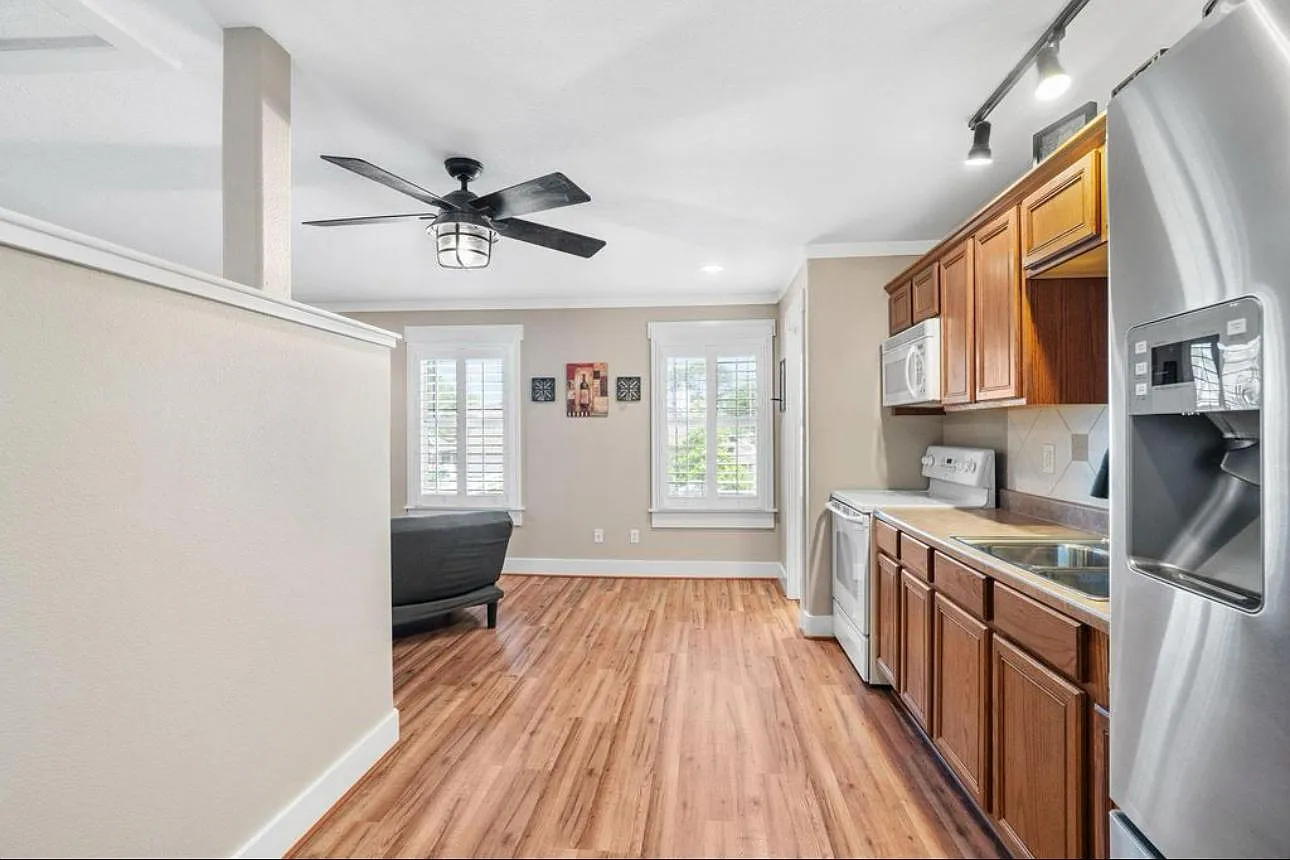Studio, 506 sqft, $900 — Photo 3