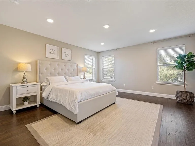 1524 Uhland Dr — Photo 14