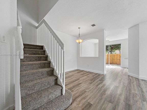 5th image of 1442 SE 26th Ave