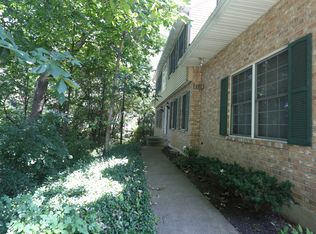 1321 Laurel Oaks Dr, Streamwood, IL 60107