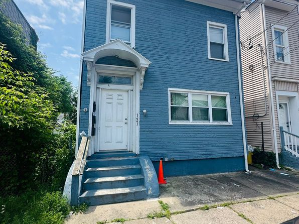 131 Spring St UNIT 3