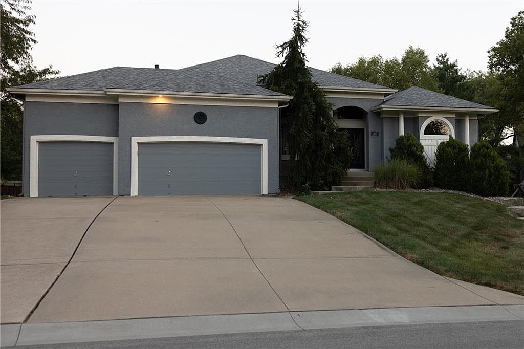 2305 NE Silver Spring Ln, Lees Summit, MO 64086 MLS 2449499 Zillow