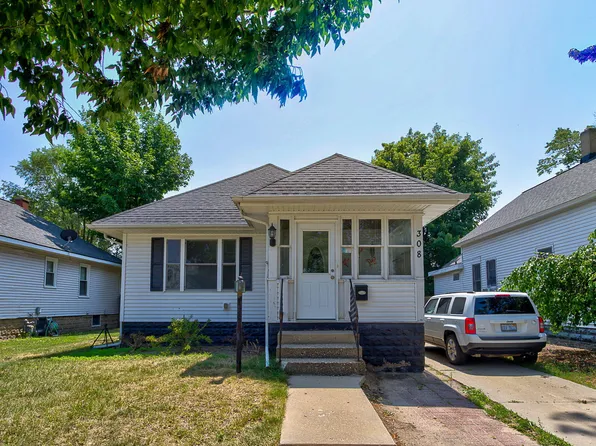 308 W 18th St, Holland, MI 49423